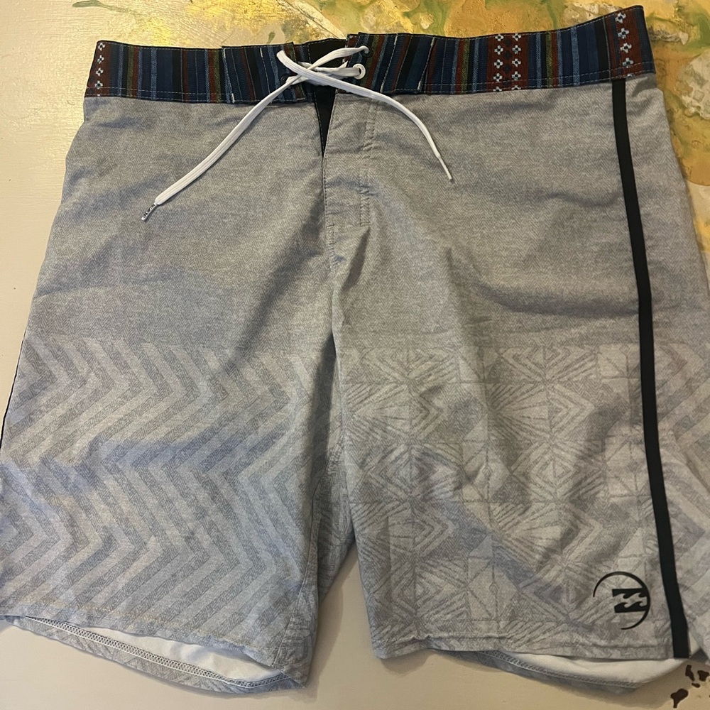 Men's Billabong Platinum Recycler performance fabric Gray Swim Shorts size 34